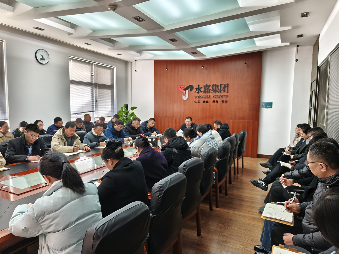 【永嘉集团】凝心破局 跃马启新——永嘉集团2025年年终总结大会圆满举办(图1)