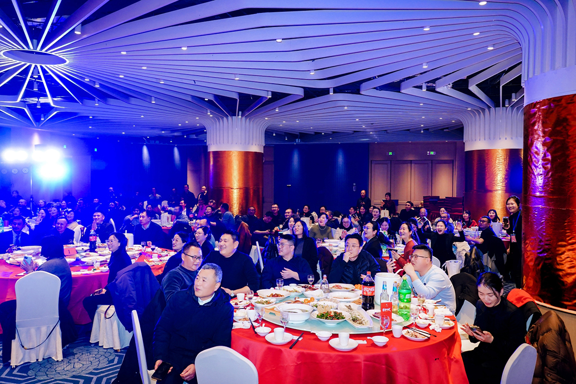 【永嘉集团】聚势启新 喜乐团圆|永嘉集团2026新春酒会圆满举办(图8) 【永嘉集团】聚势启新 喜乐团圆|永嘉集团2026新春酒会圆满举办(图8)